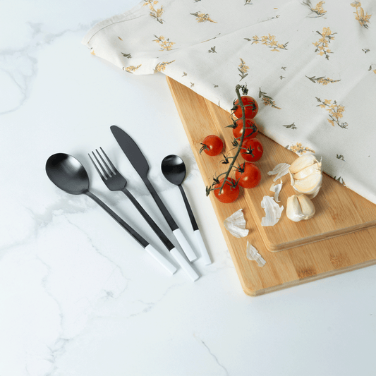 VAV GET 16-PIECE FLATWARE CUTLERY SET FOR 4 PEOPLE.