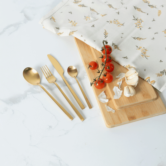 VAV GET 16-PIECE FLATWARE CUTLERY SET FOR 4 PEOPLE.