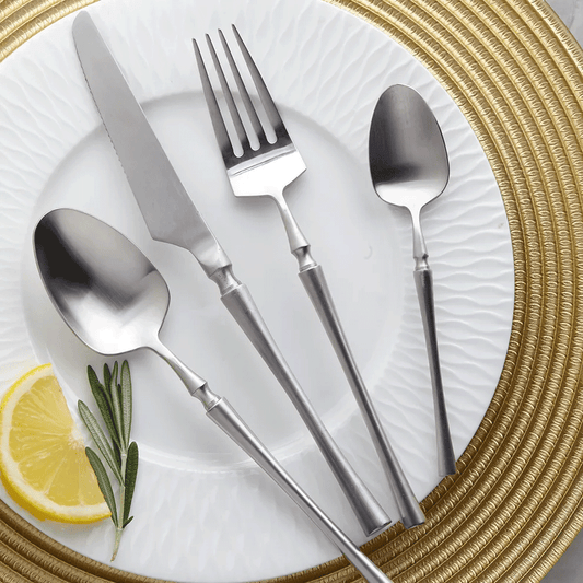 VAV GET 24-PIECE FLATWARE CUTLERY SET FOR 6 PEOPLE.