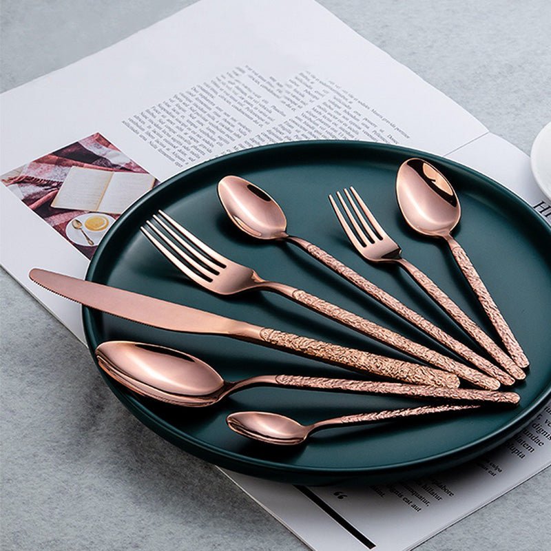 24-PIECE CUTLERY SET - V A V GET