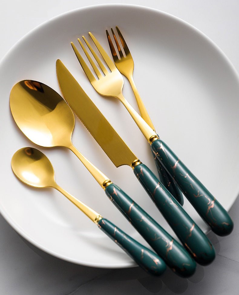 24-PIECE CUTLERY SET - V A V GET