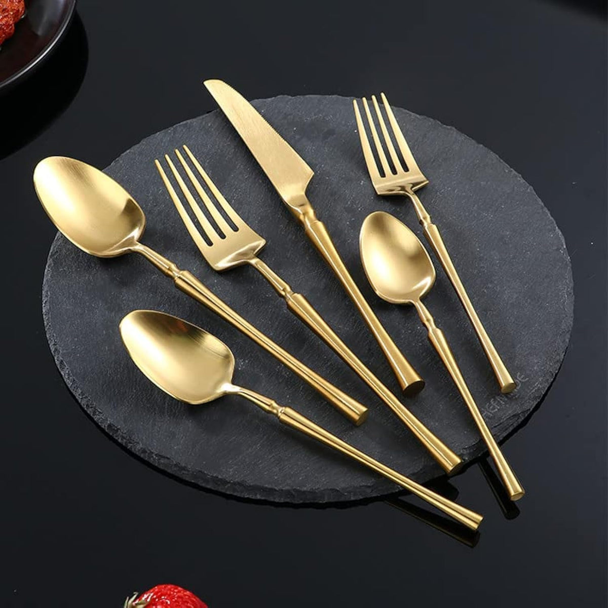 VAV GET 16-PIECE FLATWARE CUTLERY SET FOR 4 PEOPLE.